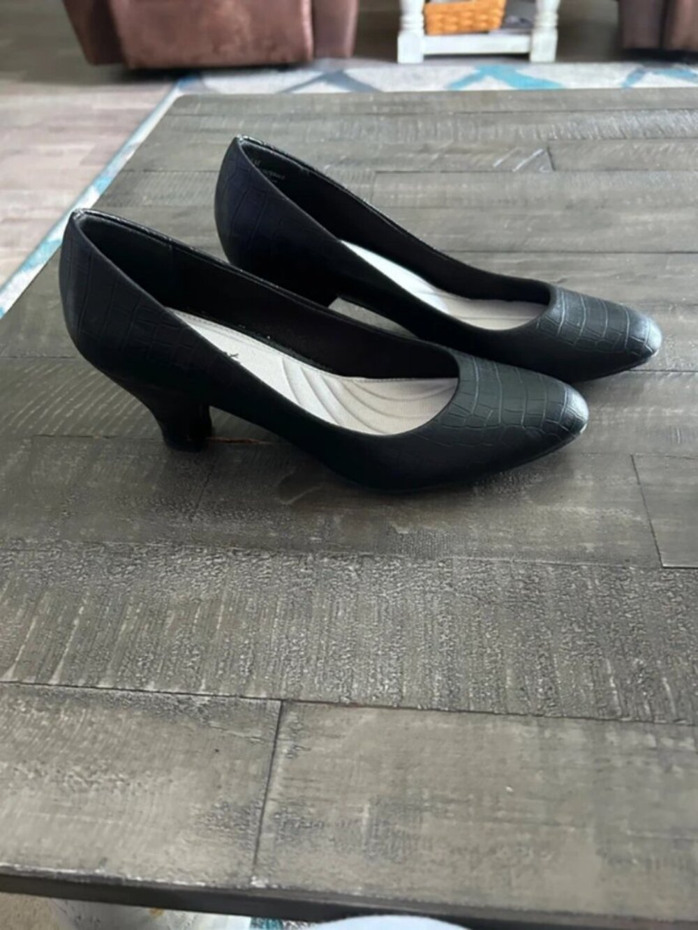 Easy Street low heel pumps
